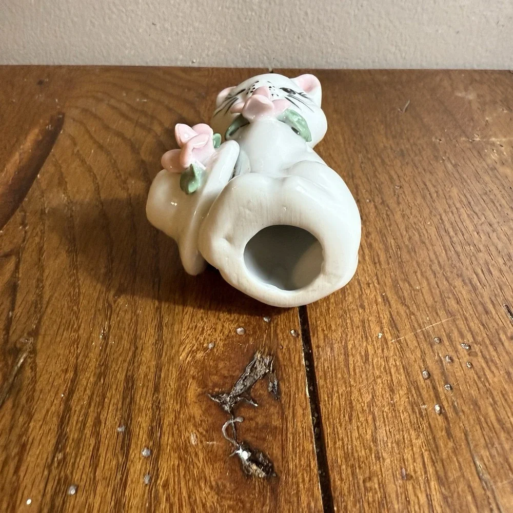 Vintage Luster Wear Sitting Cat White Porcelain Long Eyelashes Pink Roses 4